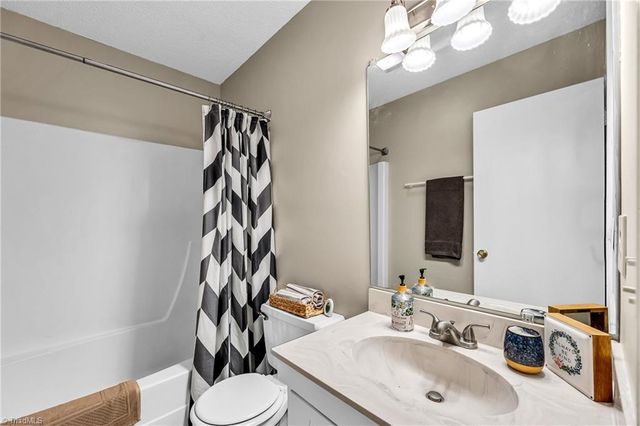 207 Northpoint Avenue, High Point, NC 27262