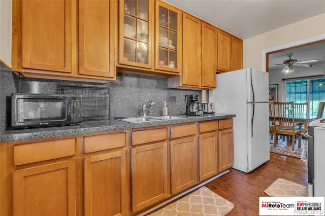 10300 Beaconsfield Street, Detroit, MI 48224