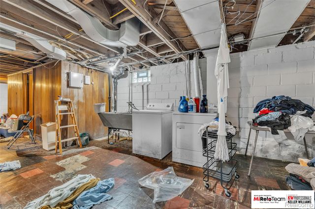 10300 Beaconsfield Street, Detroit, MI 48224