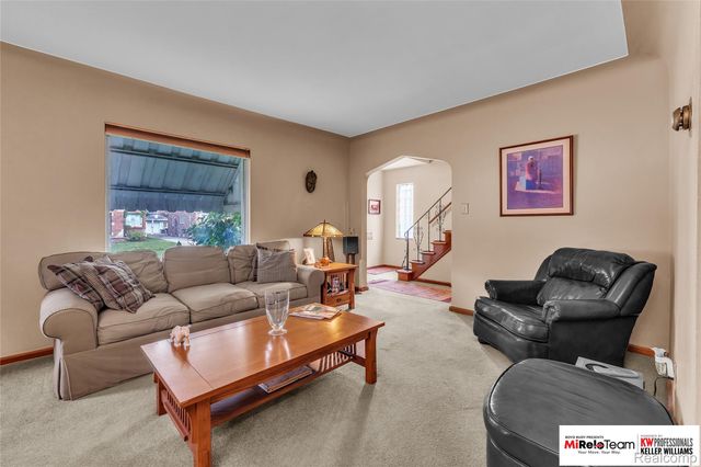 10300 Beaconsfield Street, Detroit, MI 48224