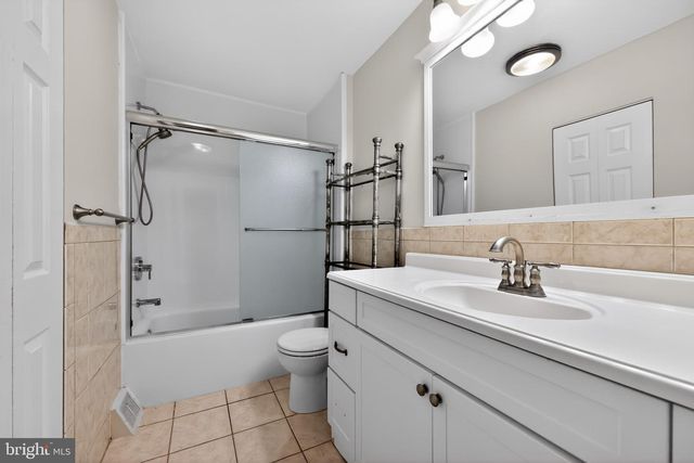 1116 BROMLEY CT, Bensalem, PA 19020