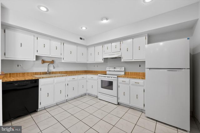1116 BROMLEY CT, Bensalem, PA 19020