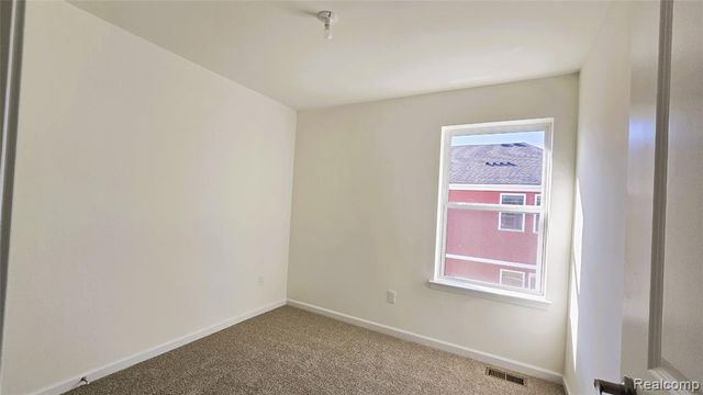 4876 Parkside Lane, Troy, MI 48085