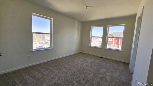 4876 Parkside Lane, Troy, MI 48085