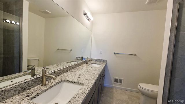 4876 Parkside Lane, Troy, MI 48085