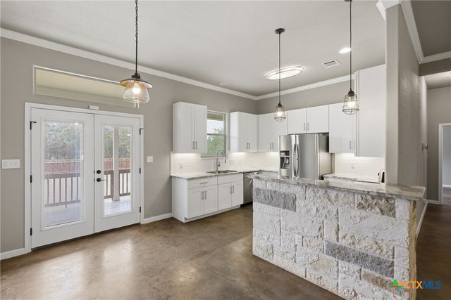 182 Waipahoehoe Drive, Bastrop, TX 78602