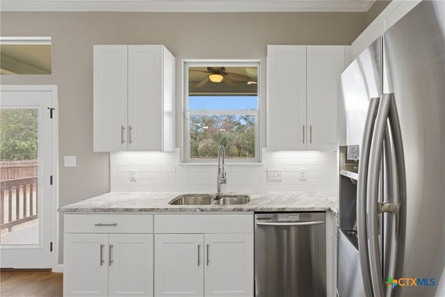 182 Waipahoehoe Drive, Bastrop, TX 78602