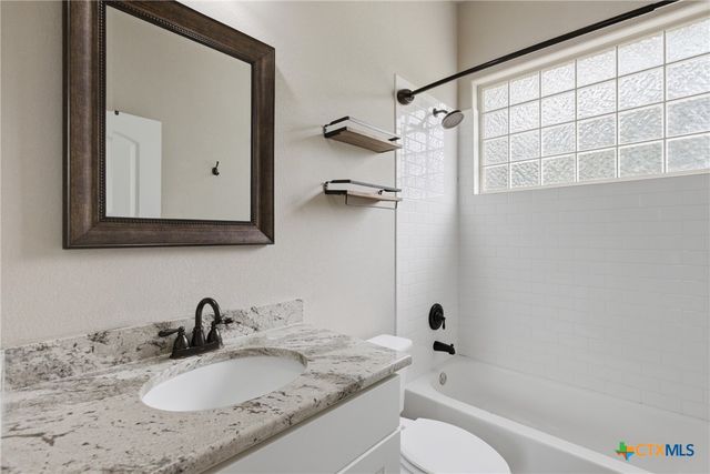 182 Waipahoehoe Drive, Bastrop, TX 78602
