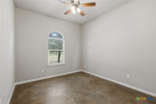 182 Waipahoehoe Drive, Bastrop, TX 78602