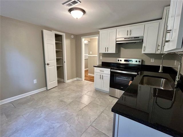 360 4th Avenue, Chickasaw, AL 36611