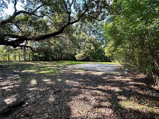 360 4th Avenue, Chickasaw, AL 36611