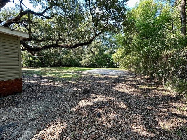 360 4th Avenue, Chickasaw, AL 36611