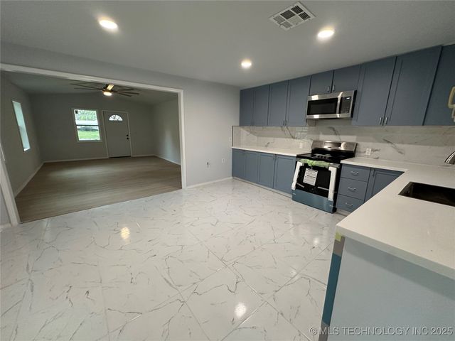 1402 Cherry Street, Muskogee, OK 74403