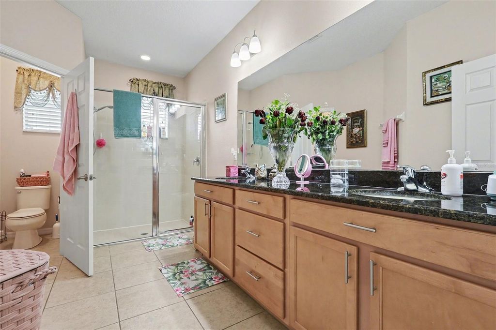 Image 11 of property listing at 324 JYOTI DRIVE, Davenport, FL 33837