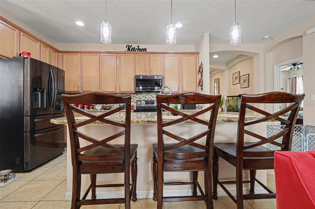 Image 7 of property listing at 324 JYOTI DRIVE, Davenport, FL 33837