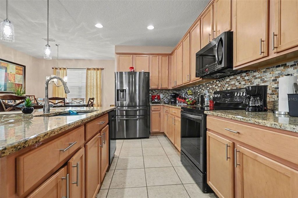 Image 8 of property listing at 324 JYOTI DRIVE, Davenport, FL 33837