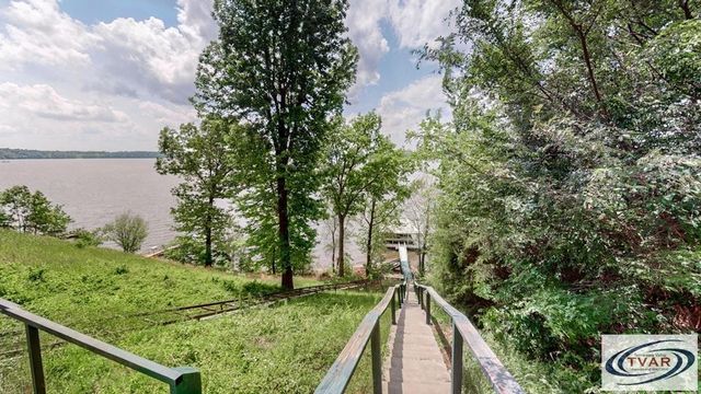 495 Shore Dr, Big Sandy, TN 38221