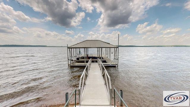 495 Shore Dr, Big Sandy, TN 38221