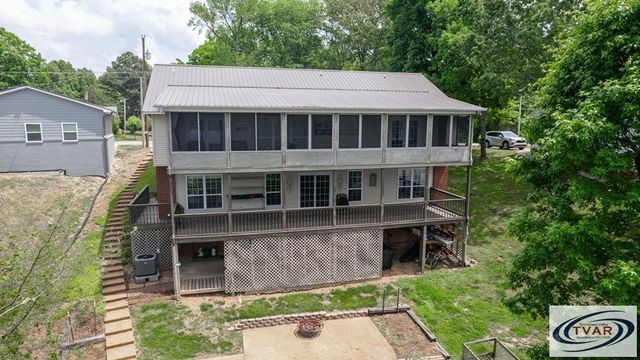 495 Shore Dr, Big Sandy, TN 38221