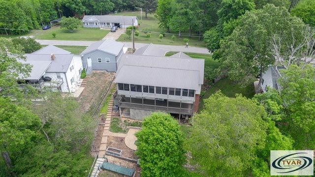 495 Shore Dr, Big Sandy, TN 38221