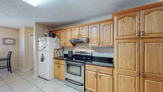 495 Shore Dr, Big Sandy, TN 38221