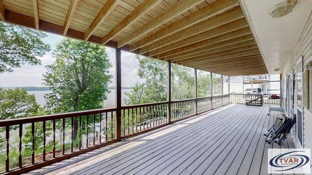 495 Shore Dr, Big Sandy, TN 38221