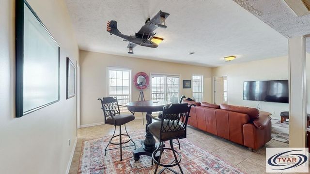 495 Shore Dr, Big Sandy, TN 38221