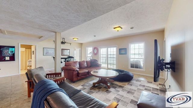 495 Shore Dr, Big Sandy, TN 38221