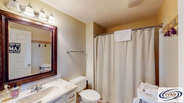 495 Shore Dr, Big Sandy, TN 38221