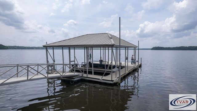 495 Shore Dr, Big Sandy, TN 38221