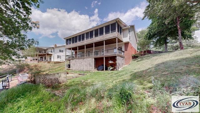 495 Shore Dr, Big Sandy, TN 38221