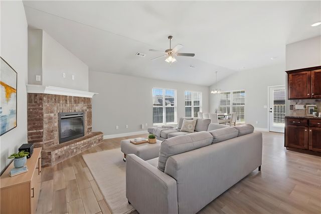 520 Arkansas Black, Centerton, AR 72712