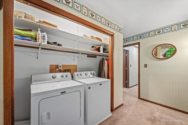318 E Blackberry Lane, Yorkville, IL 60560