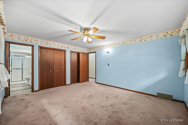 318 E Blackberry Lane, Yorkville, IL 60560