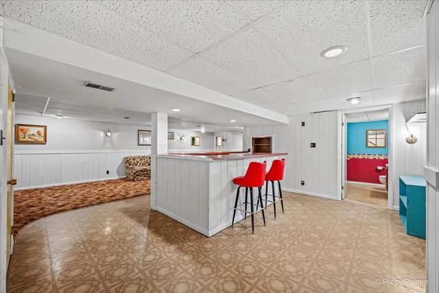 318 E Blackberry Lane, Yorkville, IL 60560