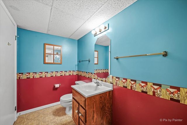318 E Blackberry Lane, Yorkville, IL 60560