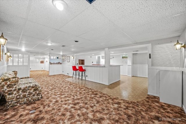 318 E Blackberry Lane, Yorkville, IL 60560