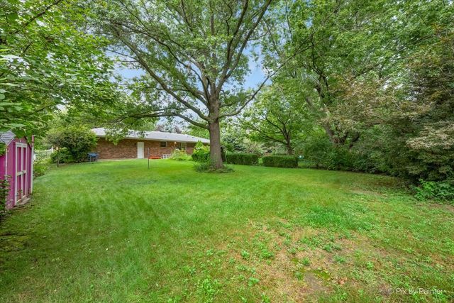 318 E Blackberry Lane, Yorkville, IL 60560
