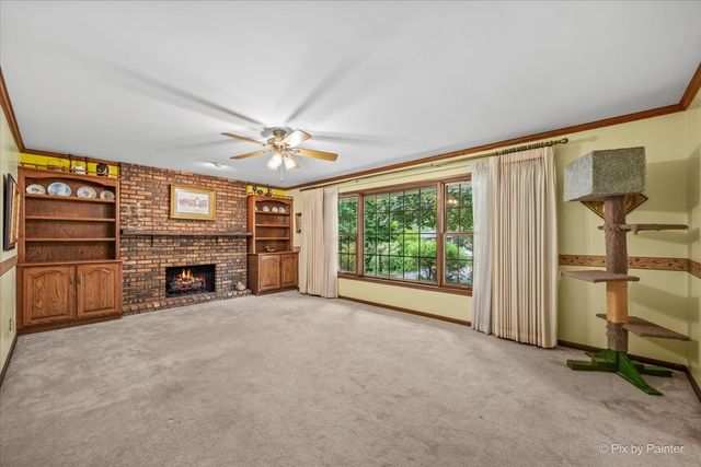 318 E Blackberry Lane, Yorkville, IL 60560