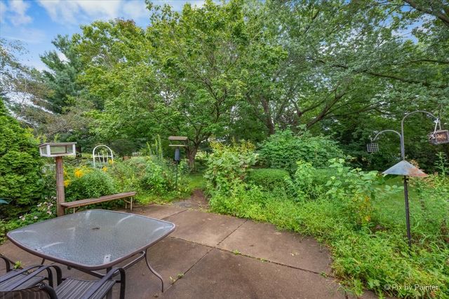 318 E Blackberry Lane, Yorkville, IL 60560
