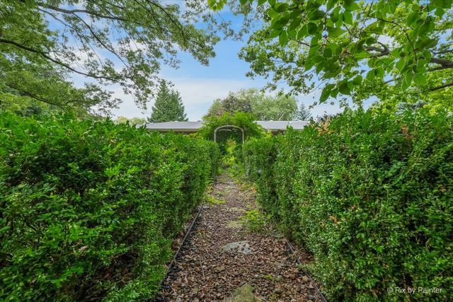 318 E Blackberry Lane, Yorkville, IL 60560