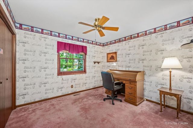 318 E Blackberry Lane, Yorkville, IL 60560