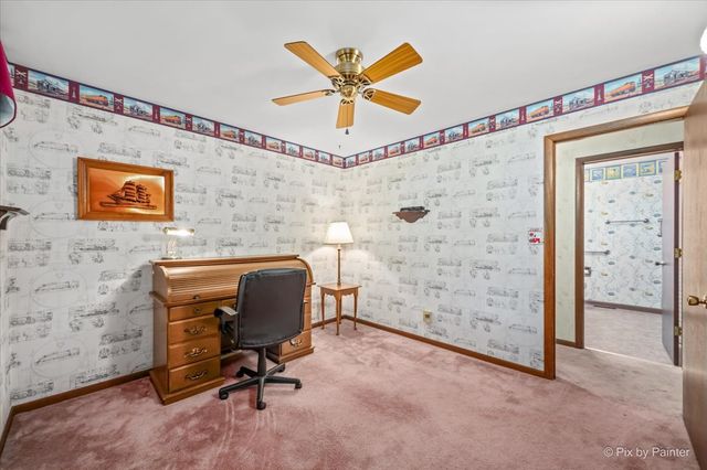 318 E Blackberry Lane, Yorkville, IL 60560