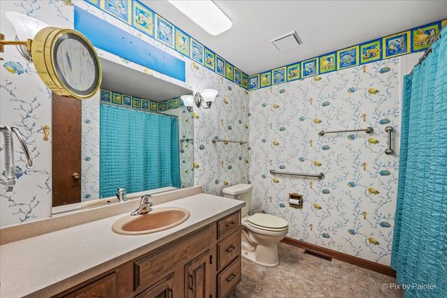 318 E Blackberry Lane, Yorkville, IL 60560