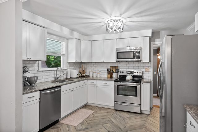 507 Howell Dr, Clarksville, TN 37042