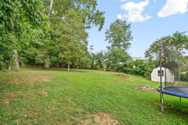 507 Howell Dr, Clarksville, TN 37042