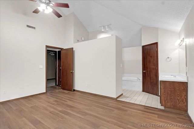 2010 S Missouri Avenue, Claremore, OK 74019