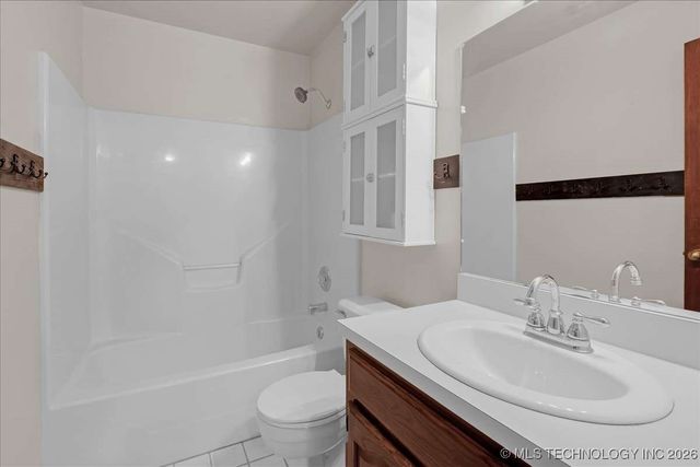 2010 S Missouri Avenue, Claremore, OK 74019