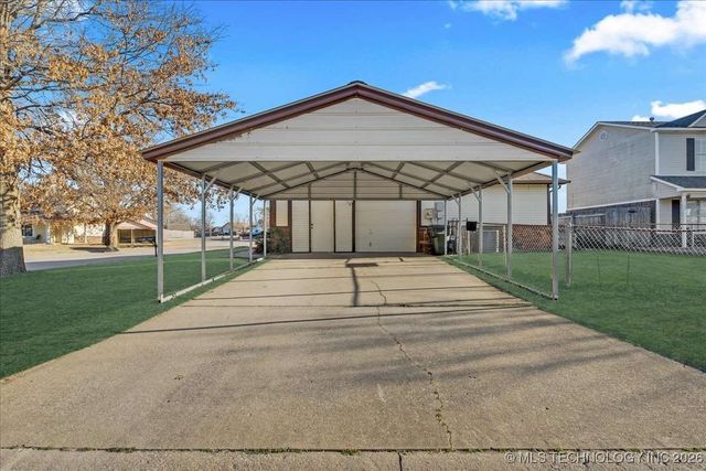2010 S Missouri Avenue, Claremore, OK 74019
