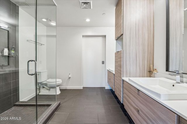 200 W PORTLAND Street 416, Phoenix, AZ 85003